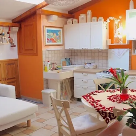 Enticing Holiday In Near Seabeach בית נופש *