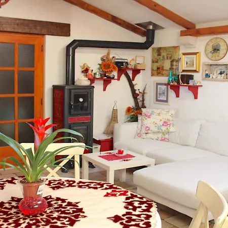 Enticing Holiday In Near Seabeach קורצולה